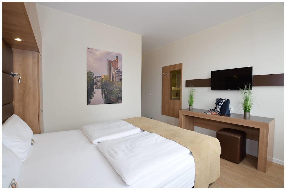 Отель Motel Plus Berlin
