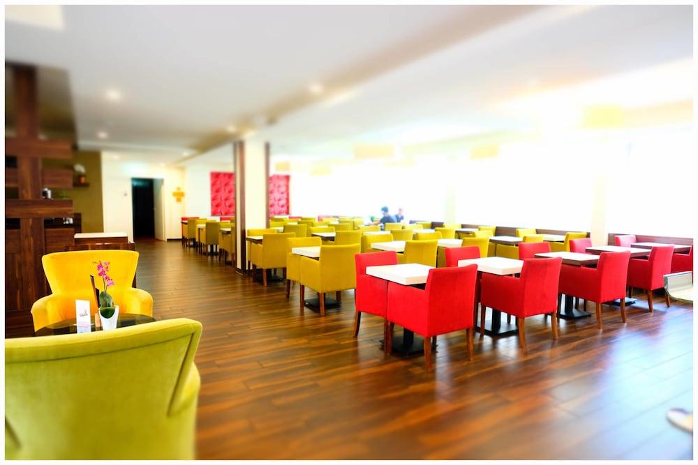 Отель Motel Plus Berlin Берлин