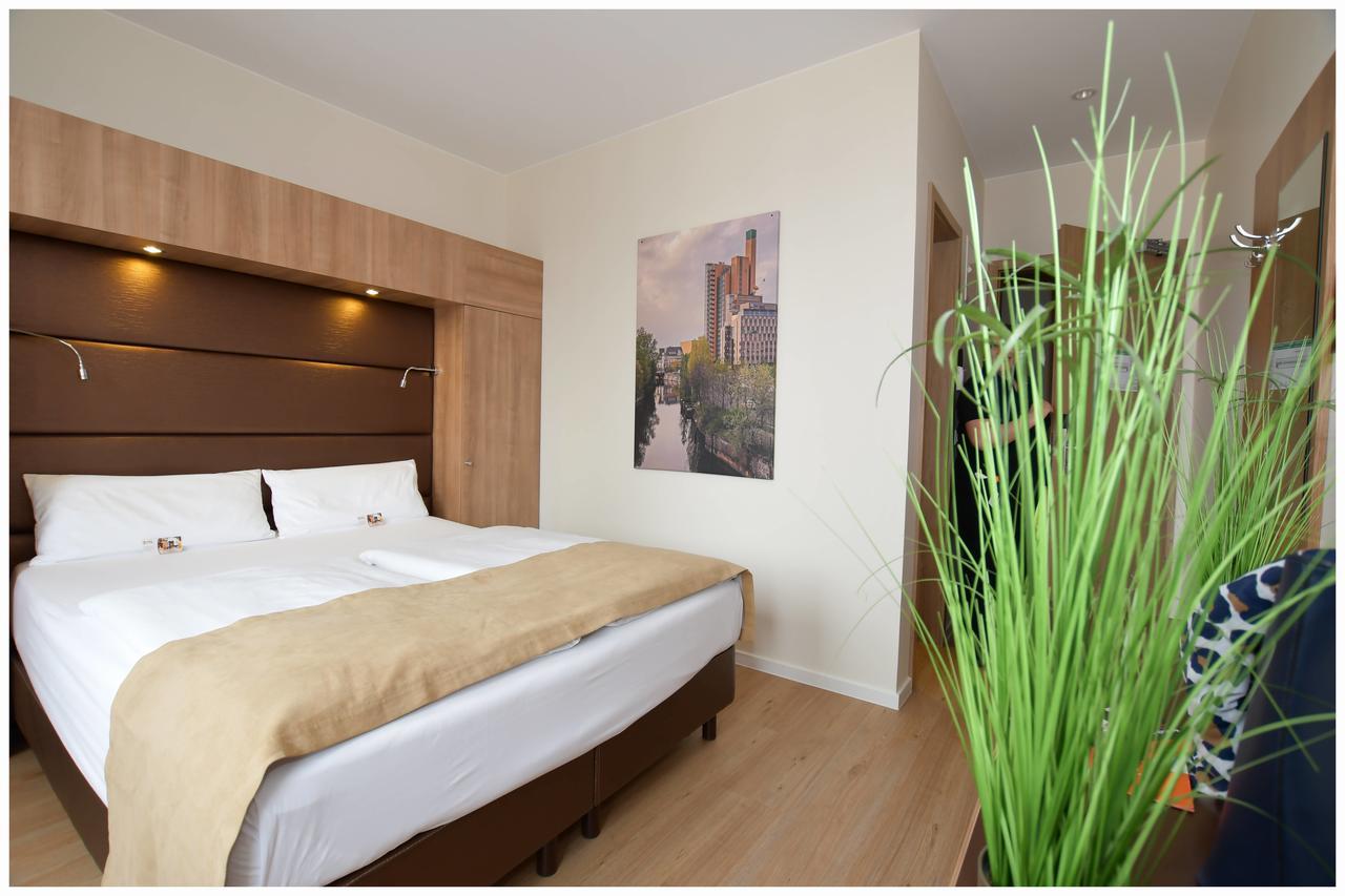 Motel Plus Berlin Отель Берлин